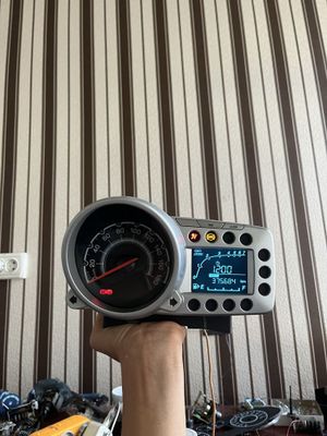 Spark tablo sotiladi