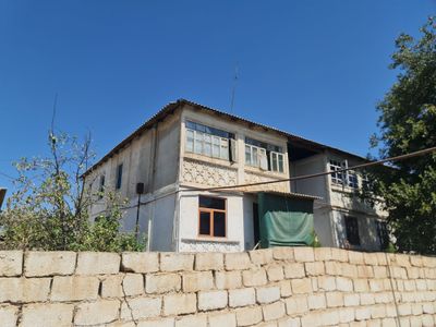 Срочно сотилади квартира