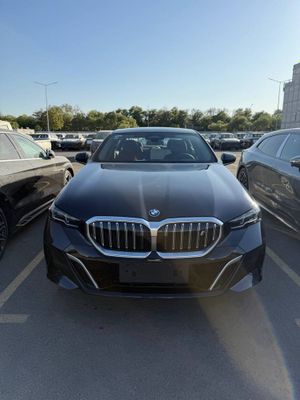 Bmw i5 35l m paket naxt va nasiyaga v nalichi
