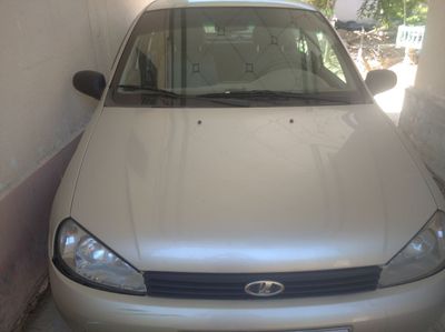 Lada srochna sotiladi