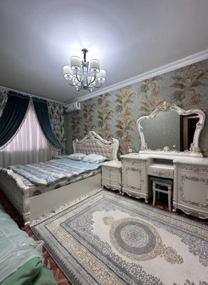 Shota Rustaveli koʻchasi 2 honali kvartira bor