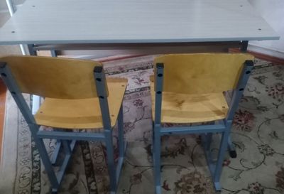 Parta va 2 ta stul