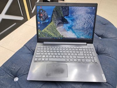 Noutbuk core i7 8-pokolena videokarta MX230 2GB