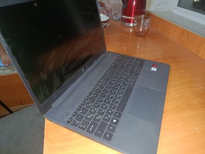 Hp noutbuk 4/128
