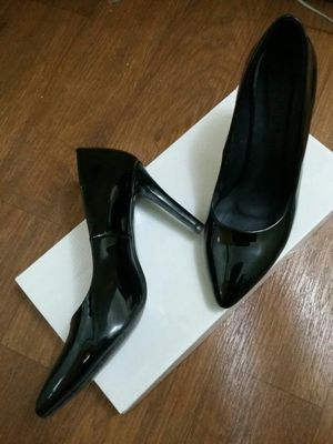 Продам туфли лакированные черные