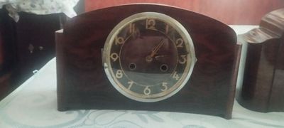 Часы настольные немецкие 2 шт.