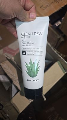 Tony Moly firmasidan Clean Dew yuz uchun parvarish vositasi