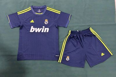 Real retro formasi