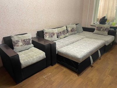 Диван уголок спальный и кресло