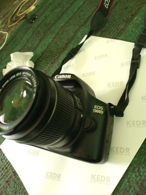 Canon 1300 d xoladi yaxshi narxi100$