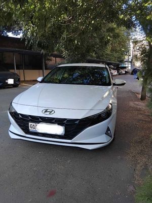 Hyundai Elantra 2022