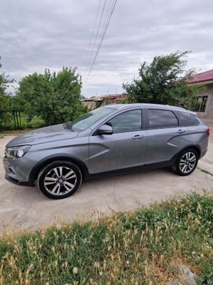 Lada Vesta SW Cross 2019 года