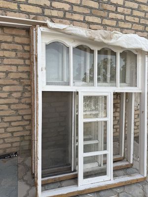Deraza yog’ochdan shishalari blan