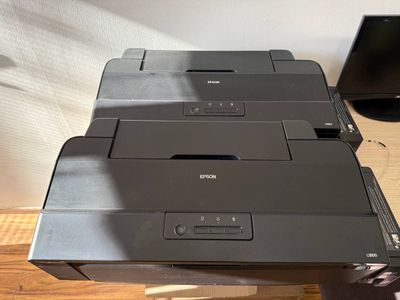 Продаю Epson l1800