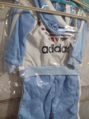 Детский костюм продам 3-4 года