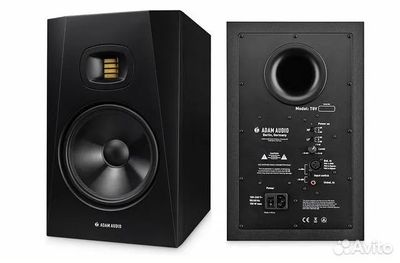 Adam T8V monitor