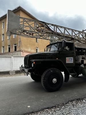 Продаётся буровая установка на шасси УРАЛ
