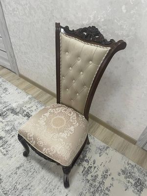 Стол и стулья 12 шт.