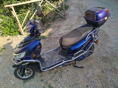 Skuter sotiladi xolati yangi