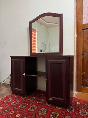 Komod. Yaxshi holatda