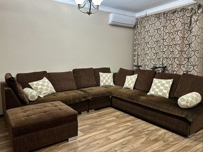 Диван с раскладным механизмом и отделом для хранения белья, игрушек