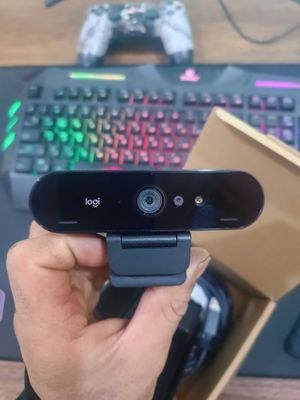 Продам logitech BRIO