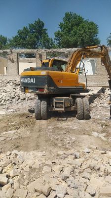 Ekskavator Hyundai sotiladi