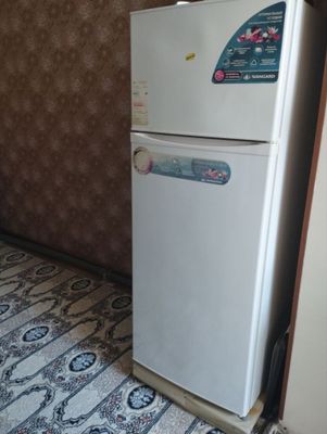 Холодильник в хорошом состояний