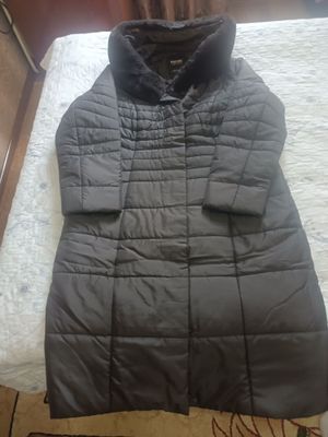 Женская куртка продается