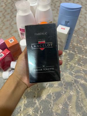 Lancelot erkaklra atir suvi