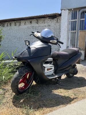 Skuter 150 kub sotiladi