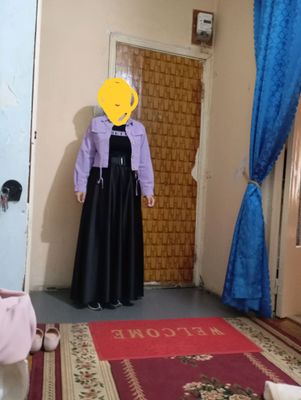 yubka sotiladi 80 ming holati zoʻr chiroyli.