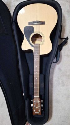 Продается акустическая гитара Yamaha