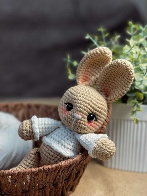 Вязаная игрушка «Зайка» ручной работы