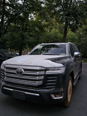Toyota Land Cruiser 300. На заказ.