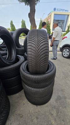 245/45/R 18 Michelin