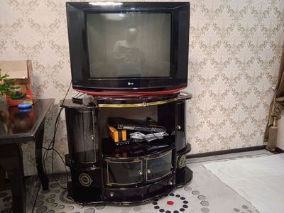 телевизор с подставкой