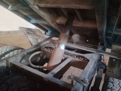 Gaz 53 avtomobil samasval sotigladi