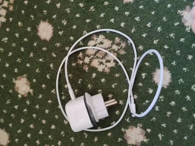 iPhone orginal adapter va orginal kabel