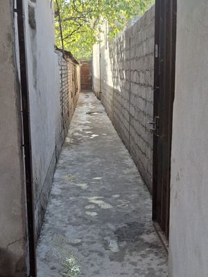 Bektemir tumanida 1sotikli 2xonali hovli sotiladi 35000$