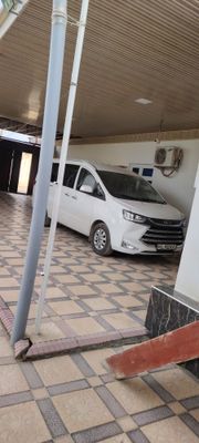 Jac M4 refine 11 kishili hybrid metan qo'yilgan