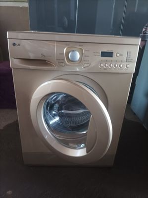 Продам машинку автомат Lg