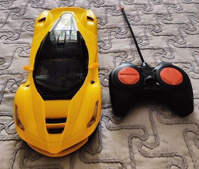 Продаётся машина на пульте lamborghini заряжается от сети.