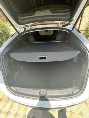 Tesla Model Y ga bagaj shtorkasi i pardasi bor panoramanki quyoshdan