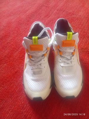 Puma men oʻğlimga olgandim kichkina ekan razmer 40