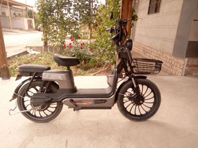 Продаётся скутер срочно