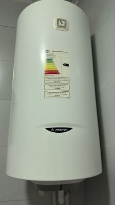 Продам Ariston водонагреватель.