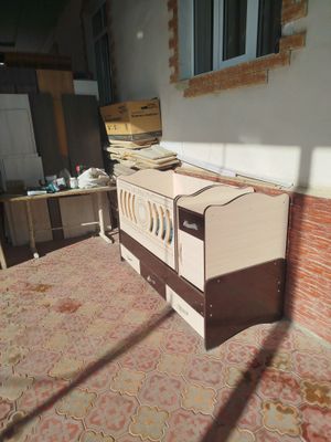 Bolalar kravati sotiladi