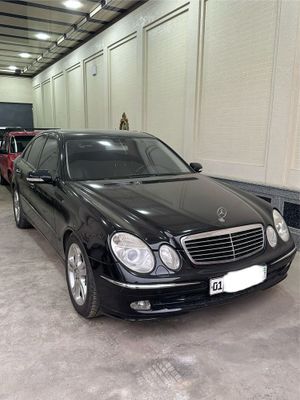 W211 Mercedes-Benz