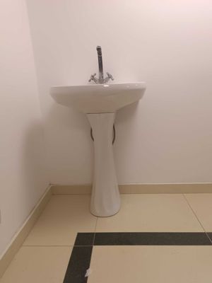 Унитаз + Мойка (тюльпан ) ПРОДАМ НЕ ДОРОГО ! В хорошем состояние.